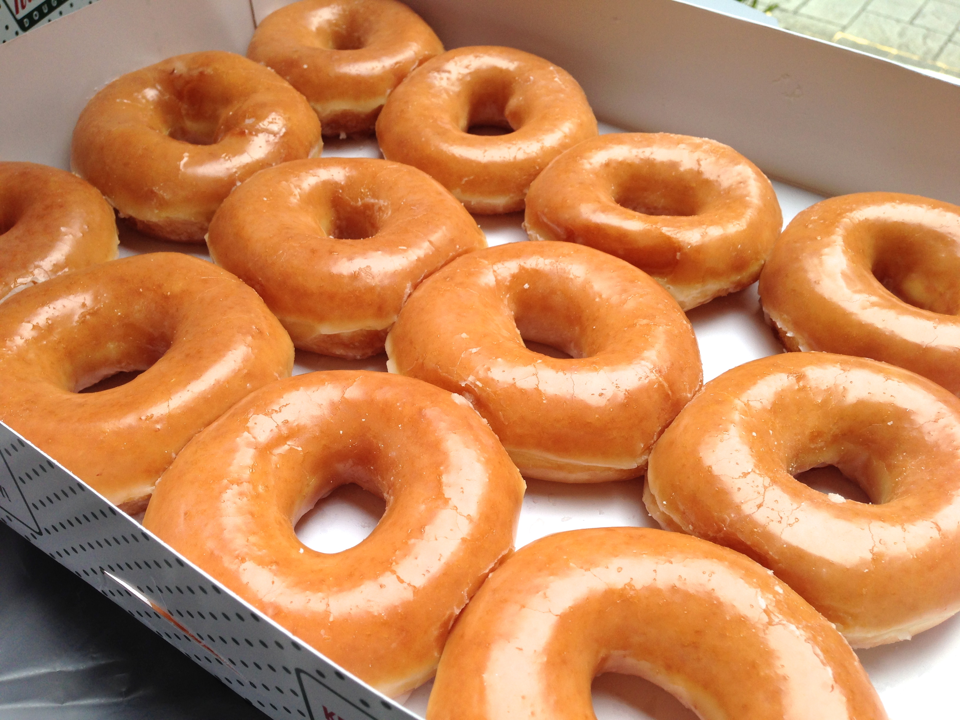 Ada Donut Percuma Lah! Jom Serbu Krispy Kreme 3 Jun Ini 